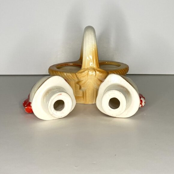Vintage Chicks In Basket Salt & Pepper Shakers - Picture 10 of 11